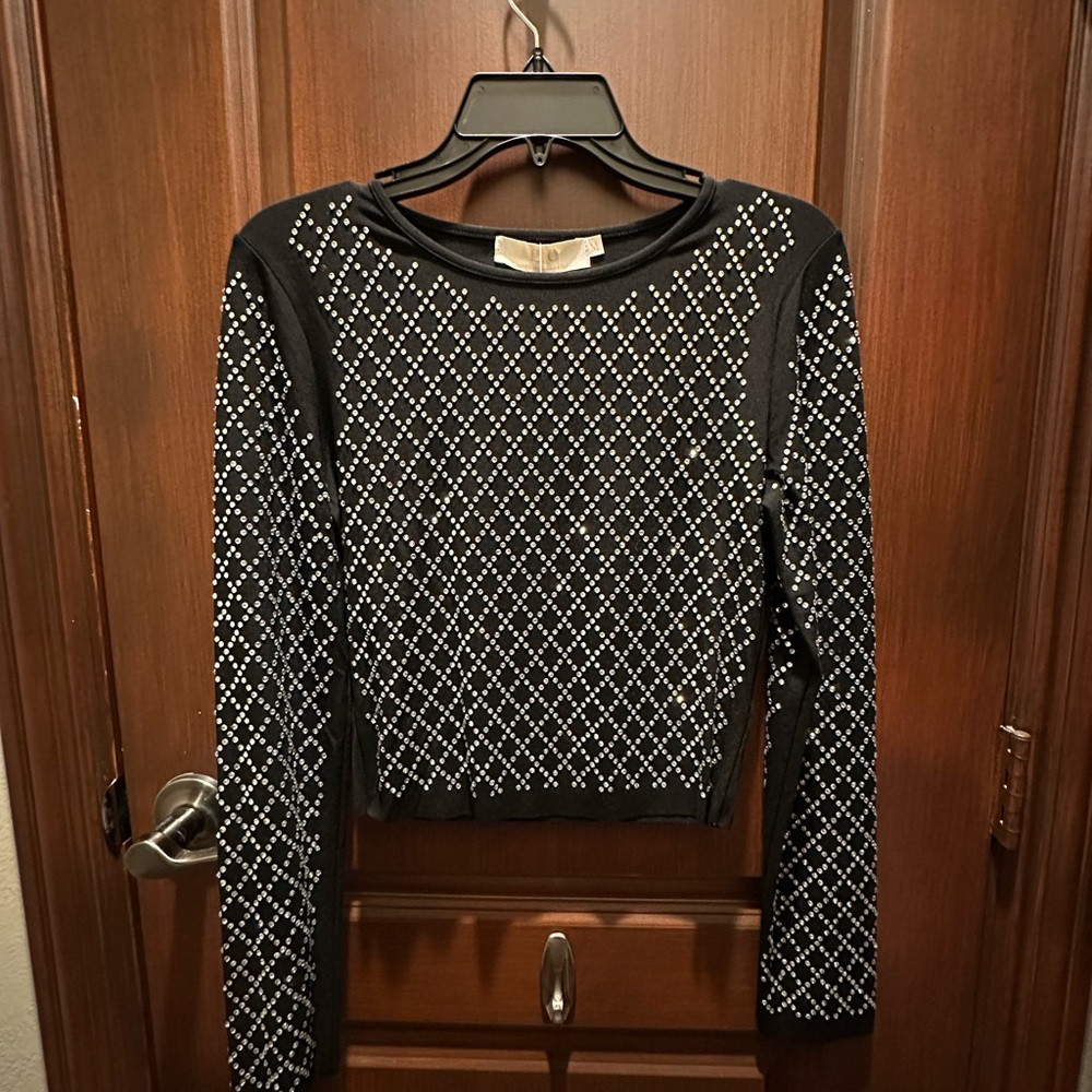 Chic Black Sweater with White Diamond Design
